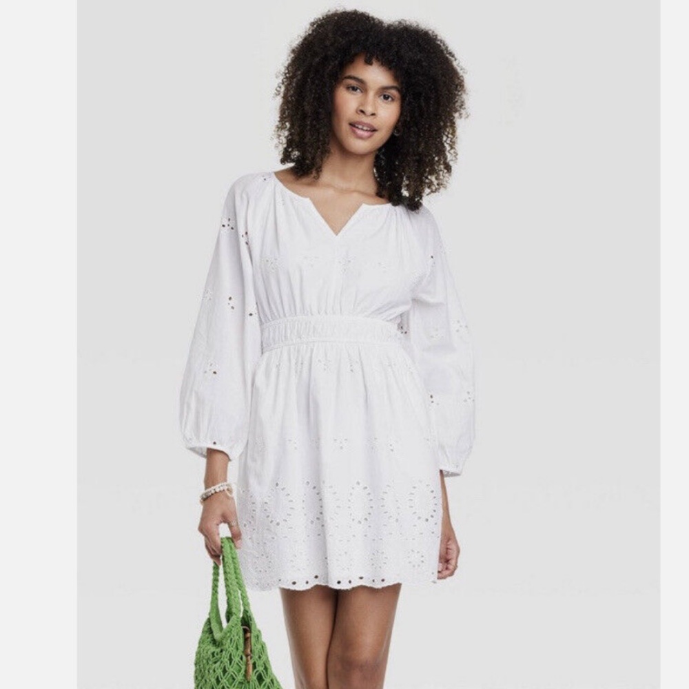 Universal Thread White Long Sleeve Dress